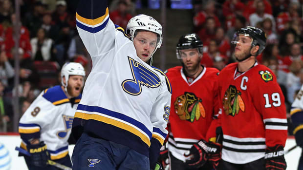 vladimir-tarasenko-blues-top-blackhawks-brink-of-elimination-game-4.jpg
